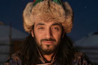 Šokující vánoční hit. Nizozemský DJ vypustil do světa Mongolské rolničky